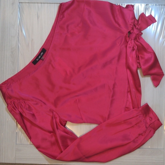Asymmetrical Magenta Date Top - Size XS - Picture 3 of 16
